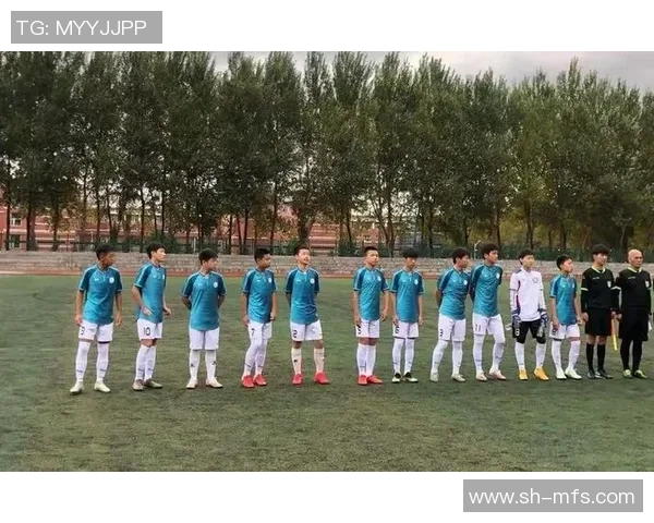 足球东队奋勇争先勇夺冠军展现团队精神与拼搏力量